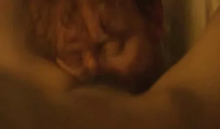 لیز گربه دیوار زده فيلم سينمايي خارجي سكسي با کون