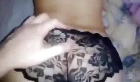 نشان داده است بزرگ و فیلم های سینمایی 2018 سکسی محکم بر سر خواب در معده خود را